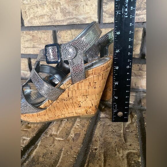 Silver shiney snake skin Gianni bini wedges - Picture 6 of 8